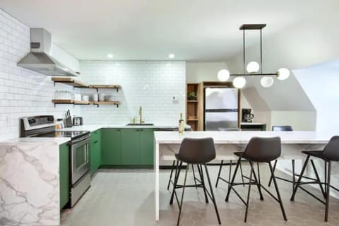Dining area, kitchen