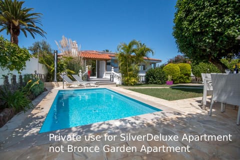 Property building, Garden, Garden view, Swimming pool, sunbed