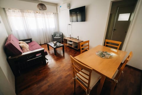 Communal lounge/ TV room, TV and multimedia, Living room, Seating area, Dining area