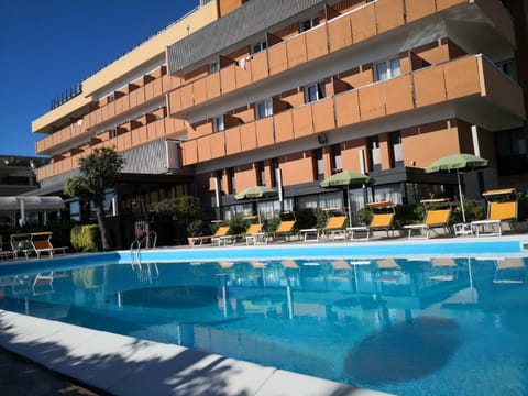 Swimming pool, Entertainment