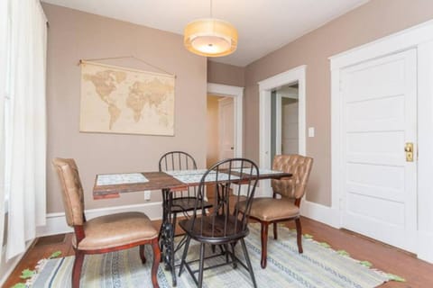 Steps to JMU & I-81 Fenced Yard Walk 2 Starbucks House in Harrisonburg