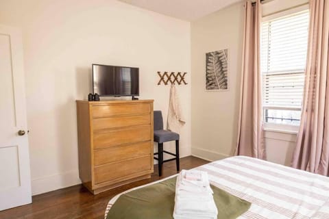 J Birds’ Bungalow in the heart of Midtown House in Memphis