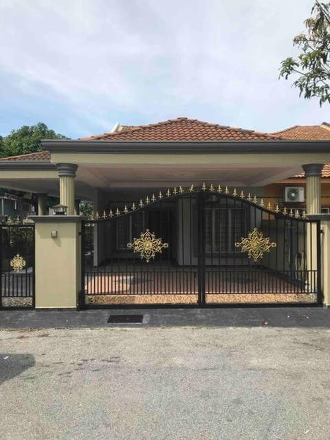 Property building, Day