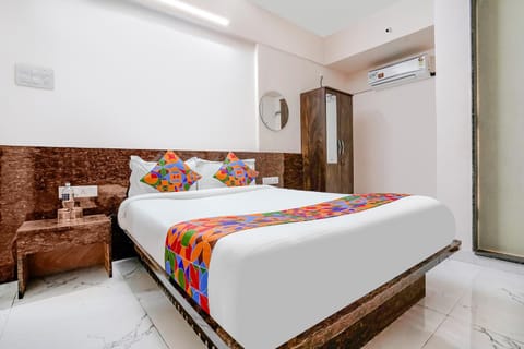 Living room, Photo of the whole room, Bedroom, wardrobe, air conditioner