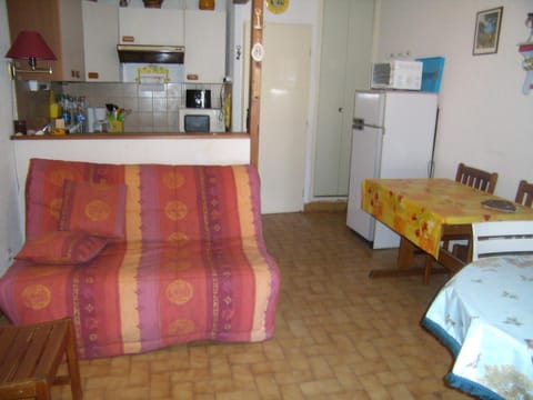 Réf LS 149 : Studio 4 pers Rés le Trident n°63 Apartment in Saintes-Maries-de-la-Mer