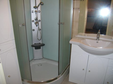 Réf LS 149 : Studio 4 pers Rés le Trident n°63 Apartment in Saintes-Maries-de-la-Mer