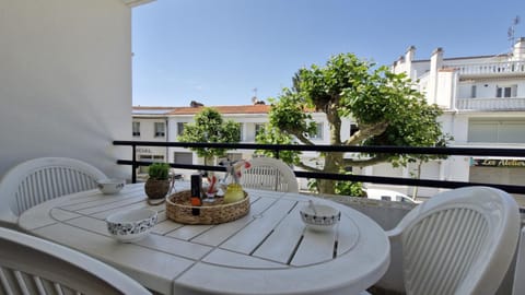 Day, View (from property/room), Balcony/Terrace, Dining area