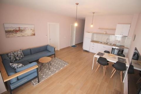 Sea View Apartment!Beach Access!Luxury & Peaceful! Apartment in Sarandë