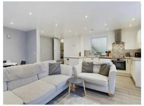 Shepherd's Rest Apartments Central Location With Parking Apartment in Tewkesbury