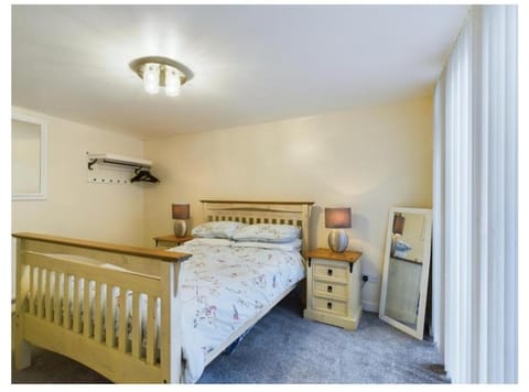 Shepherd's Rest Apartments Central Location With Parking Apartment in Tewkesbury
