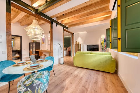 Living room, Dining area