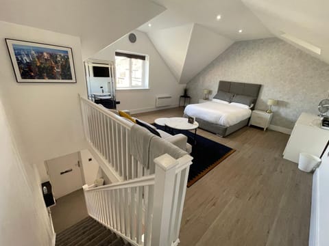 Welcome rooms 55b- Self Check-In whole apartment FULLY REFURBISHED Apartment hotel in Swindon