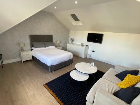 Welcome rooms 55b- Self Check-In whole apartment FULLY REFURBISHED Apartment hotel in Swindon