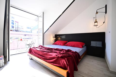 Bed, Bedroom