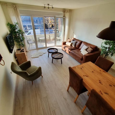 Patio, TV and multimedia, Balcony/Terrace, Balcony/Terrace, Living room, Lounge or bar, Seating area, Dining area, internet, internet, internet, air conditioner