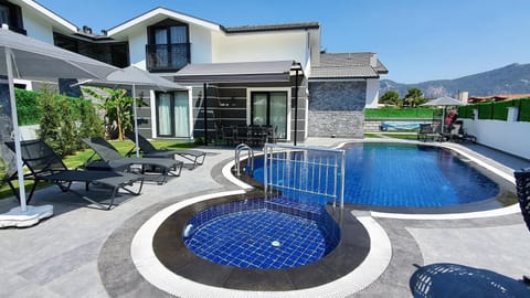 Property building, Pool view, Swimming pool
