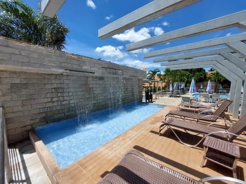 Swimming pool, sunbed