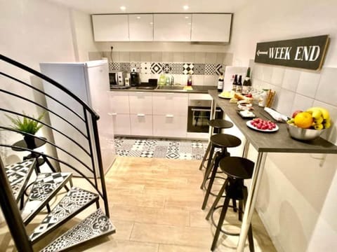 Croissant de Lune - Cœur de Ville - Old Town Apartment in Bayeux