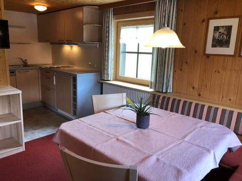 Kitchen or kitchenette, Photo of the whole room