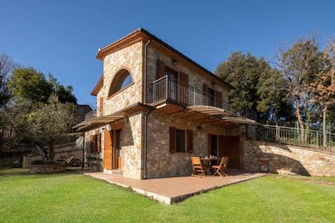 Property building, Patio, Garden