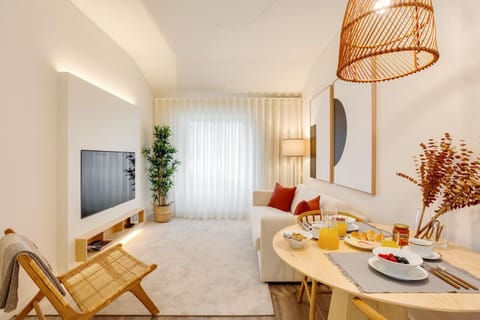 Communal lounge/ TV room, TV and multimedia, Living room, Dining area, Breakfast, Continental breakfast
