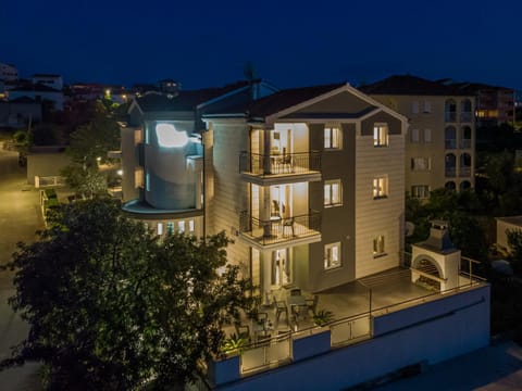 Villa Mihaela Apartment in Okrug Gornji