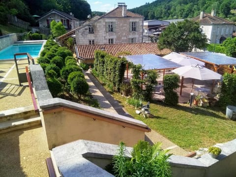 Property building, Restaurant/places to eat, Swimming pool