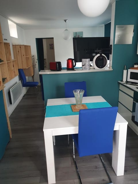 Living room, Dining area, Communal kitchen