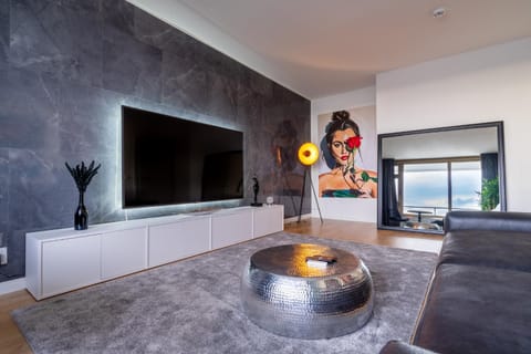TV and multimedia, Living room, Seating area