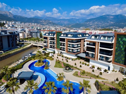 Property building, Bird's eye view, Mountain view, Swimming pool