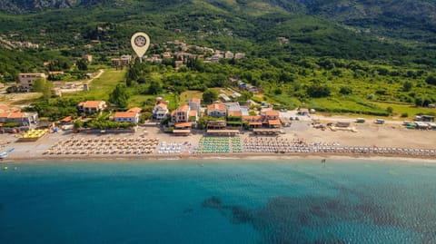 Neighbourhood, Beach