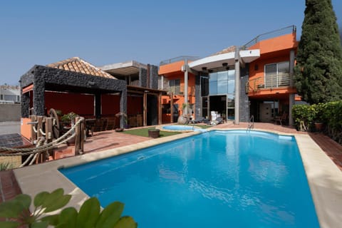 Property building, Day, Pool view, Swimming pool