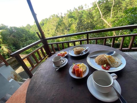 D'tepi Ubud House Villa in Tampaksiring