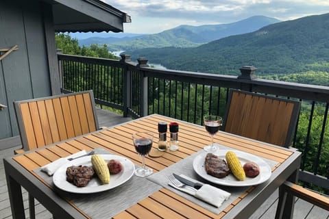 Young's Mountain Hideaway House in Lake Lure