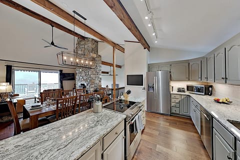 Young's Mountain Hideaway House in Lake Lure