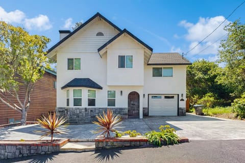 Wanderlust Cambria Seaside Village House in Cambria