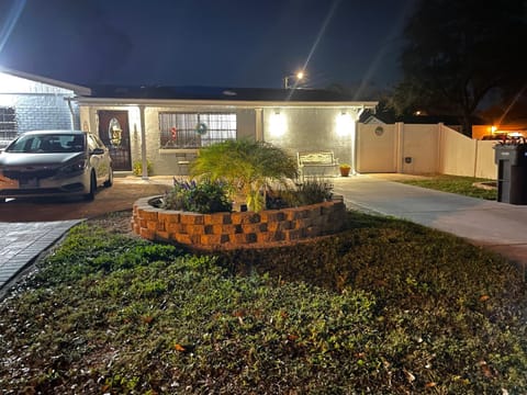 The little Paris suite Apartment in Egypt Lake-Leto