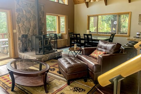 Majestic Mountain House in Dorrington