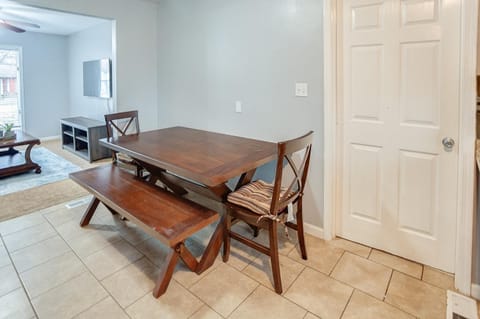 Belleville Beauty - Luxury Stay for Work or stay for Play either way this is the perfect property for you! residence House in Belleville