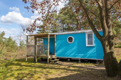 Property building, Facade/entrance, Balcony/Terrace