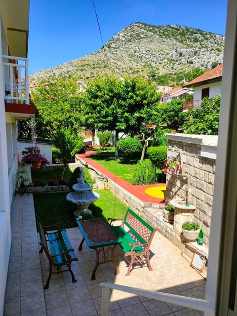 Patio, Spring, Day, Natural landscape, Garden, Garden view, Mountain view