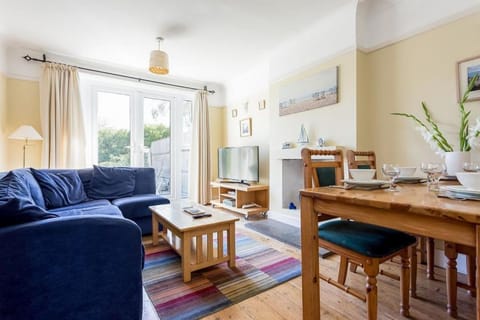 Woodstock - Short Drive to Sandbanks Beach House in Poole