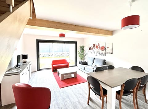Living room, Dining area