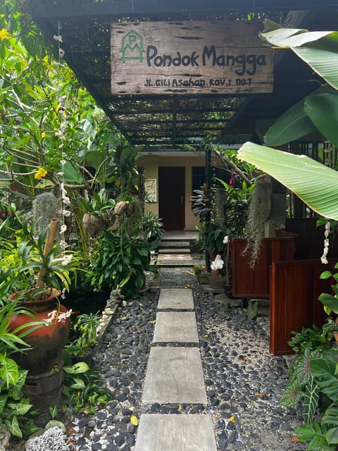 Property building, Day, Garden, Garden view
