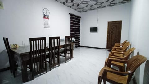 Communal lounge/ TV room, Living room, Seating area