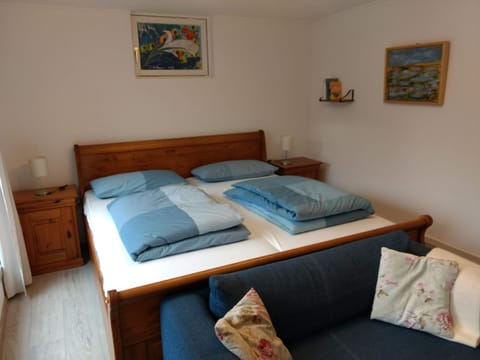 Ruhiges, gemütliches Zimmer mit Bad für 2 Personen, mit Gartenterasse Apartment in Lubeck