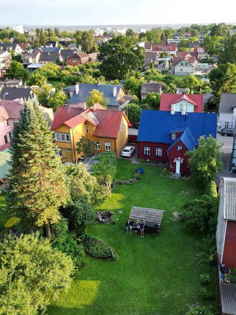 Neighbourhood, Bird's eye view, Garden, Location