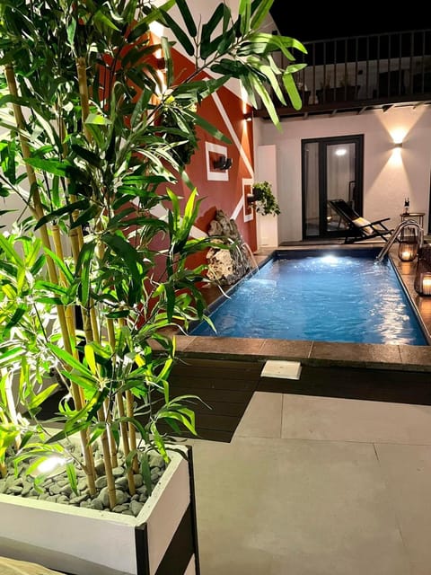 Swimming pool