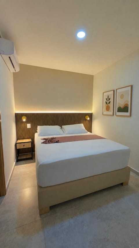 Bed, Bathroom, internet, internet, towels, air conditioner