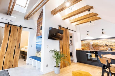 TV and multimedia, Kitchen or kitchenette, Seating area, Dining area